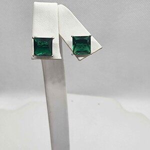 NEW Sterling Silver 925 Green GemStone Studs  - Earrings